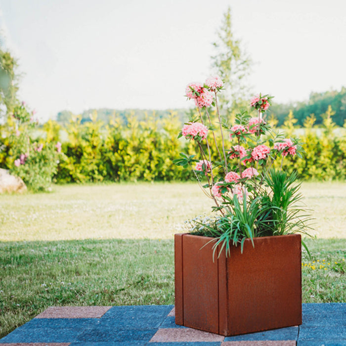 Petteri Wiimaa Corten Steel Planter Clara M, 40x40x40 cm