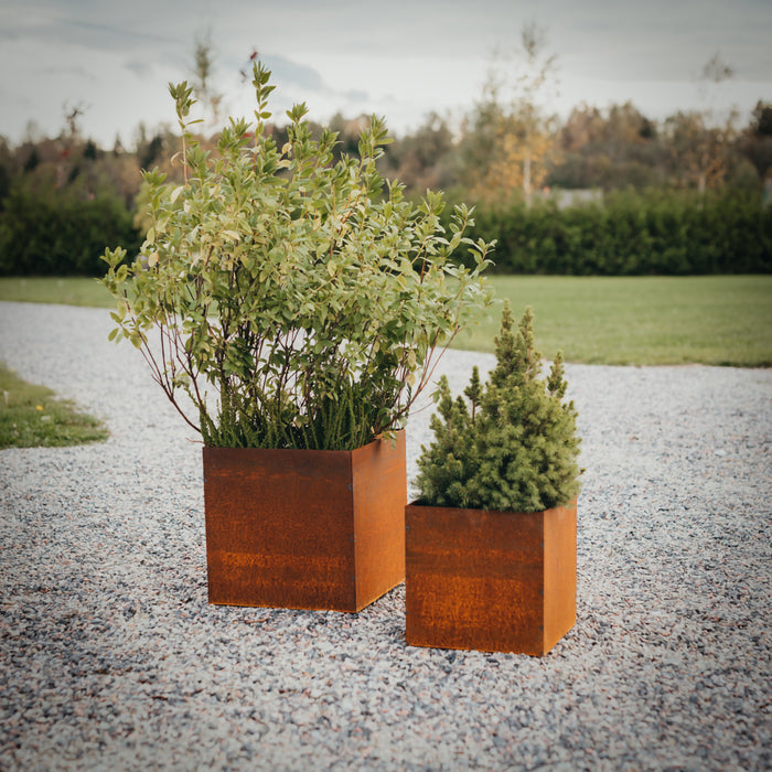 Petteri Wiimaa Corten Steel Planters Set of 2 Fiora (2 pots: S + M)